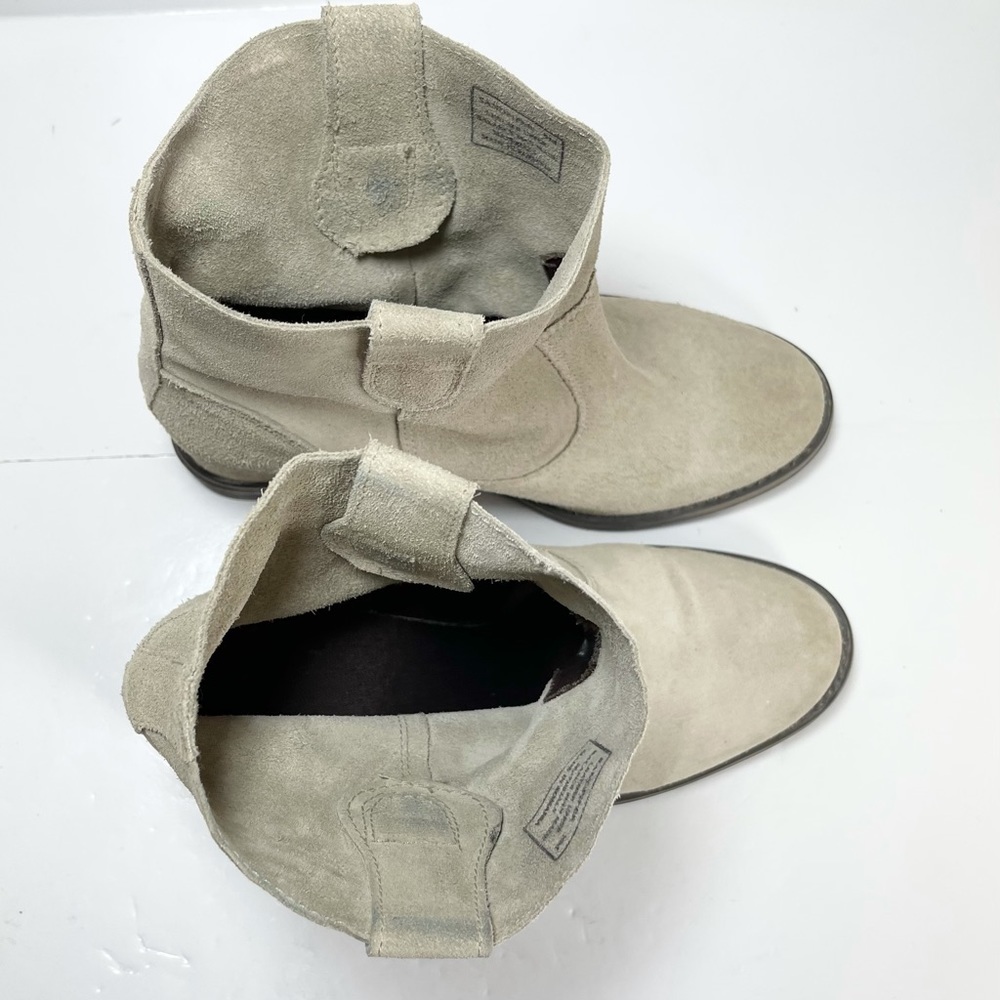 OTBT Sandpiper Women’s Wedge Booties Ankle Boots Beige Suede Size 9M - Picture 9 of 10
